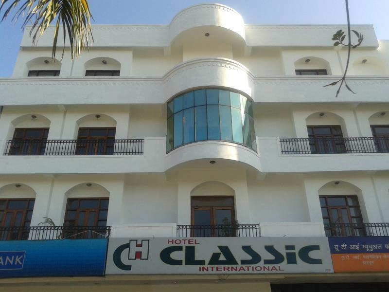 Hotel Classic International Dehradun Eksteriør billede